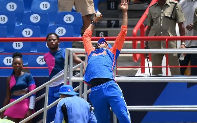 Axar Patel’s catch video is setting the internet on fire, everyone is surprised to see his superman-like jump