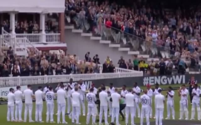 All the cricket fans and English players gave guard of honour to James Anderson in his last test match at Lord’s, you can also watch the video