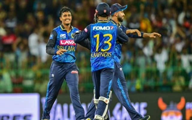 Jeffrey Vandersay’s magic worked wonders in Colombo, India had to face a humiliating defeat in the second ODI