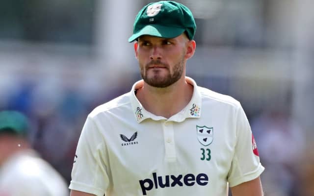 Adam Finch wants to participate in the County Championship final despite being injured